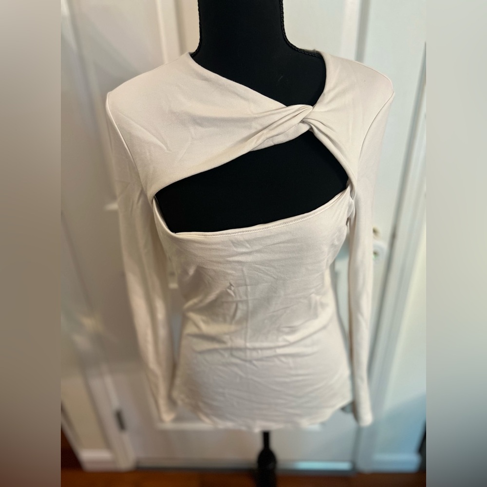 3/$15 H&M Women's Cream and White Shirt EUC